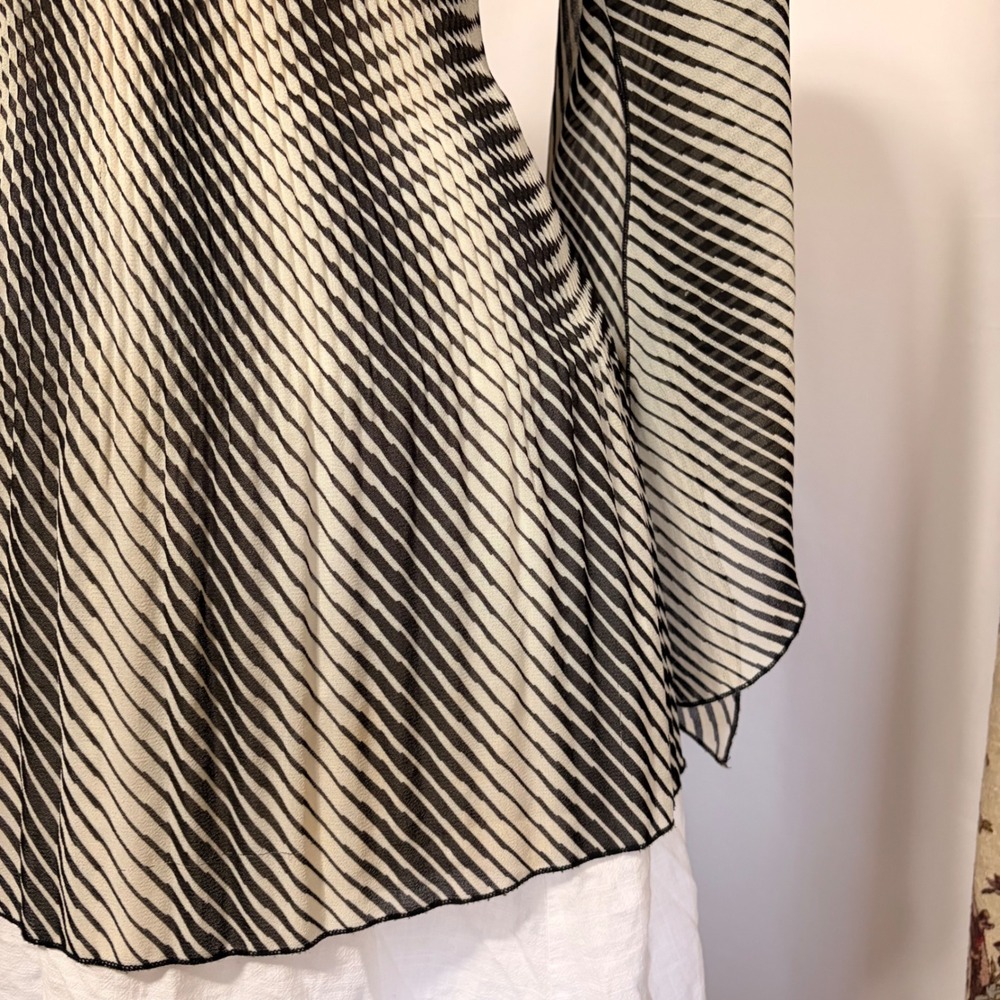 MKM Designs Black White Striped Pleated Tunic with Flowy Flared Angel Sleeve - Picture 4 of 11